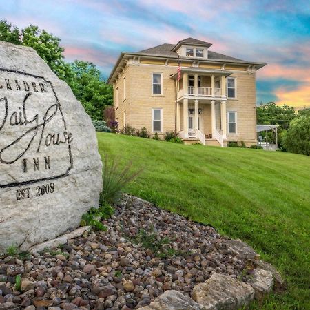 Elkader Jailhouse Inn Exterior foto